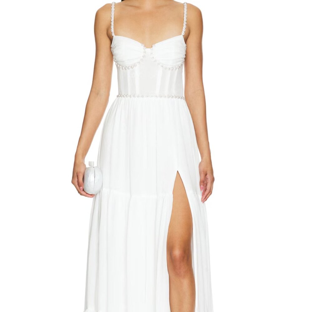 V. Chapman = Gwen Gown